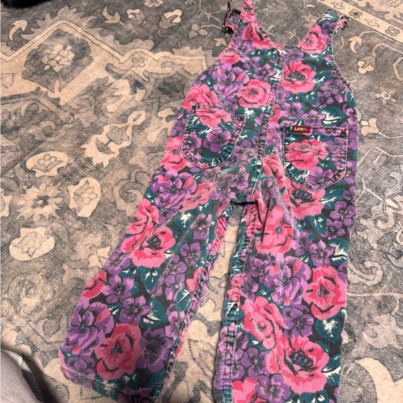 VINTAGE 90s Lee Kids Floral Overalls size 2T made in USA - Pink and Purple - Picture 10 of 10
